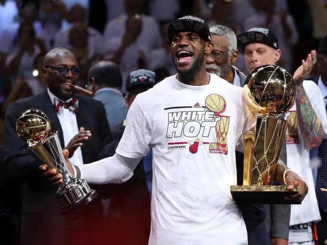 4个总冠军 多个mvp,nba历史上就这七尊大神!_赛季_詹姆斯_球员
