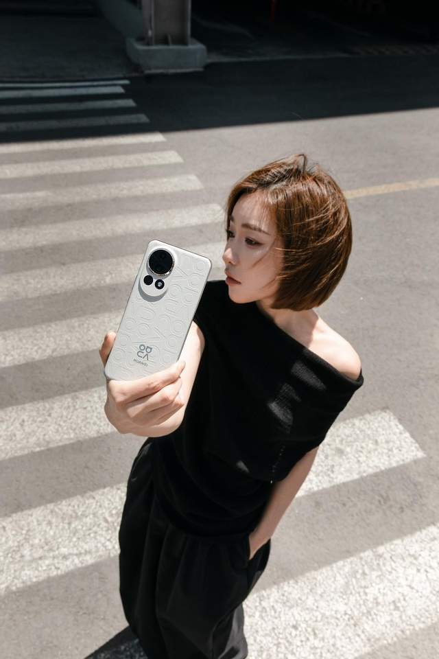 年轻人用什么手机(2024年最建议买的手机有哪些)