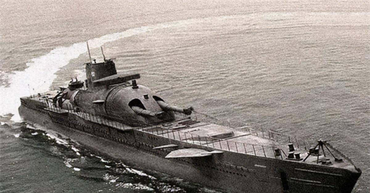 二战中的奇葩武器装备:潜艇搭载飞机,哪个国家的杰作?