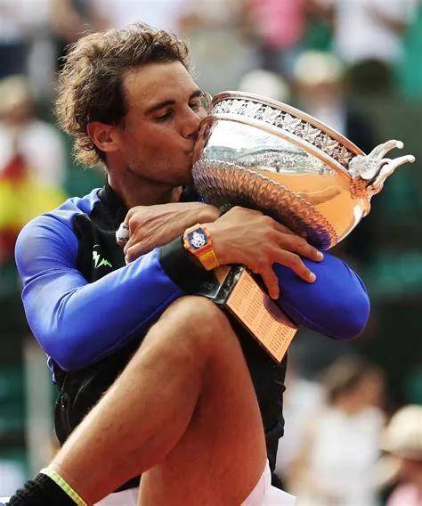 德约科维奇废了!德约膝盖重伤退出法网,纳达尔将夺回史上最伟大