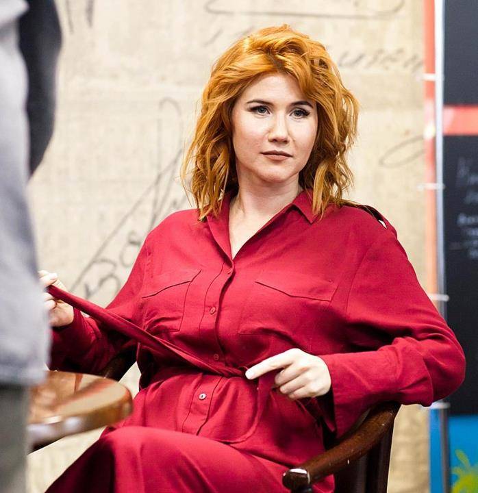 俄罗斯女间谍安娜有多牛?诱惑英国王子,被fbi监视6个月未露马脚