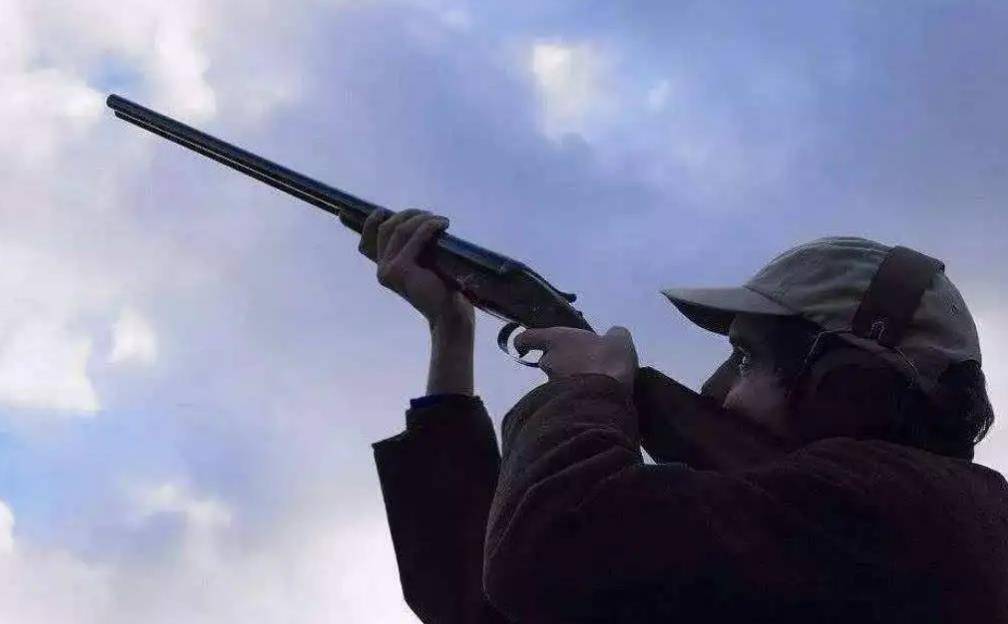 子弹为何不能朝天空射击?曾经有过惨痛的教训,此后各国明令禁止