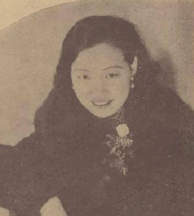 民国交际花谈雪卿:错爱花花公子怀孕遭抛弃,女儿章含之家喻户晓