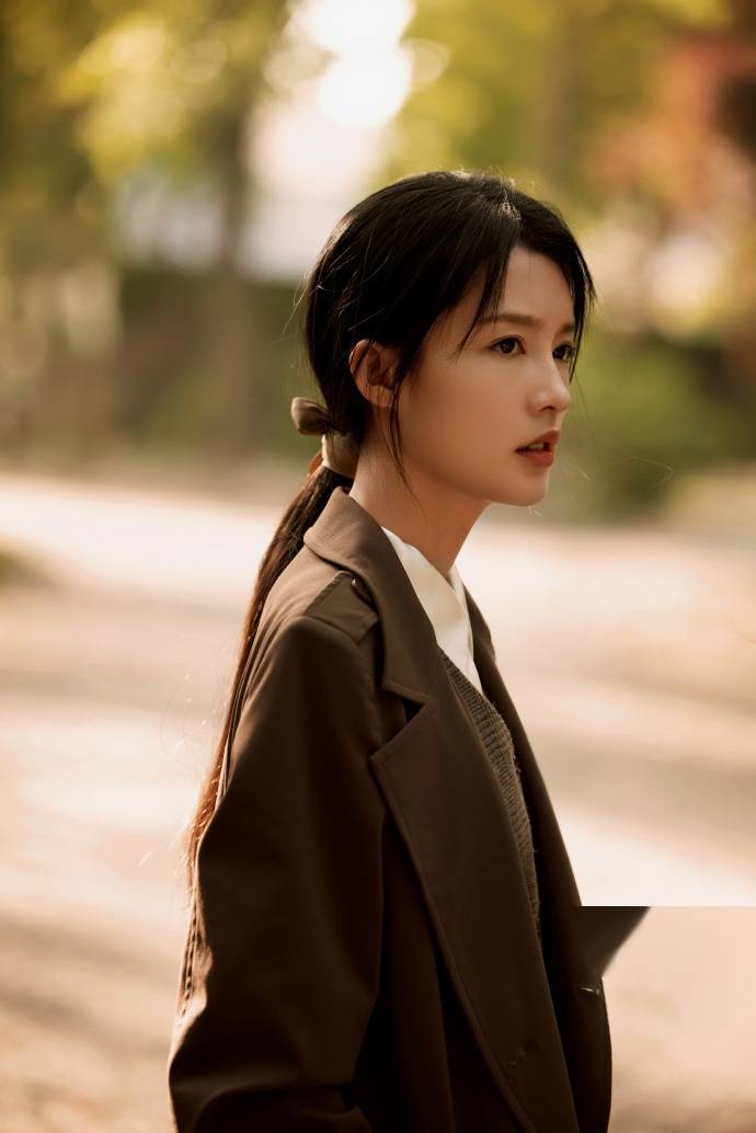 何冰没说错,不拍戏就"消失"的李沁,已走上女演员的另一条大道
