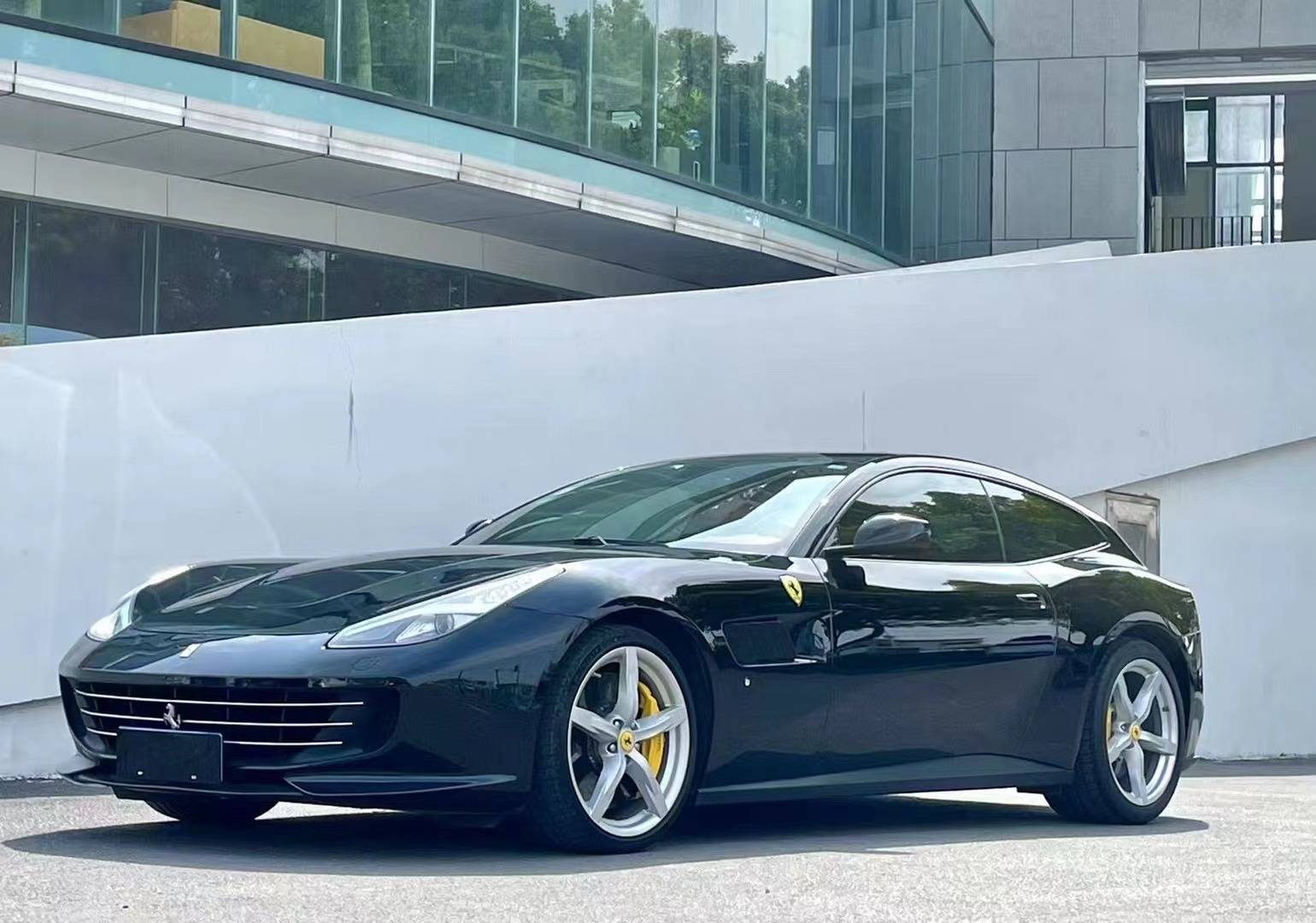 四座居家跑车之法拉利gtc4 lusso