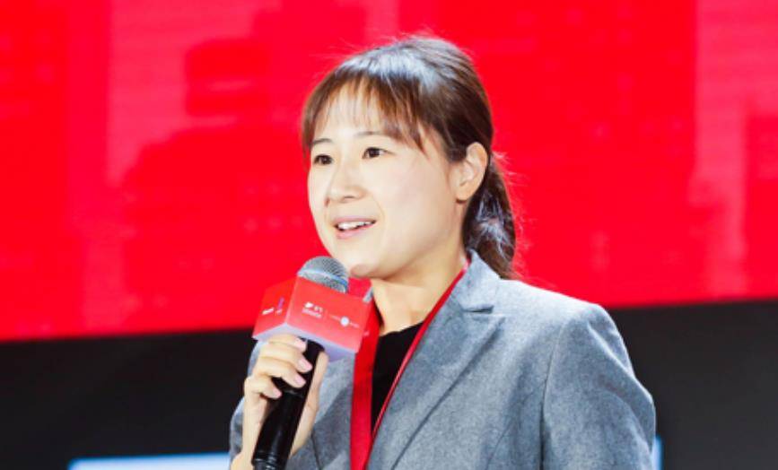 只可惜好景不长,线下培训班的弊端就逐渐显露出来,市场再大也只能局限