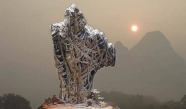 2019年安徽农民得到一块"奇石",花2万元配底座,开价8888万元