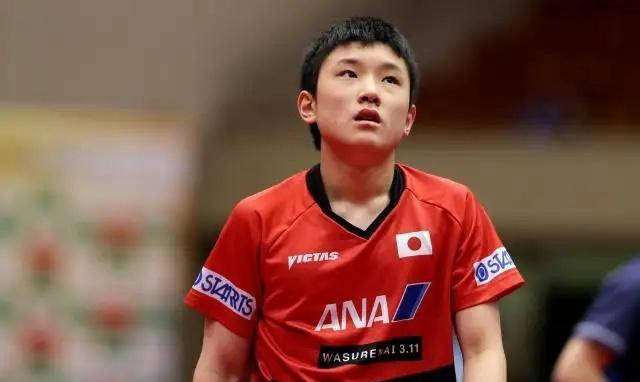 日本组合张本智和遭逆转,"眼镜侠"勒布伦携手夺冠
