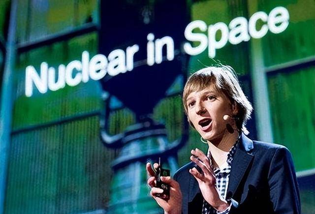 但是直到有一天,当威尔逊一如既往地在自己的房间中研究着这些东西时