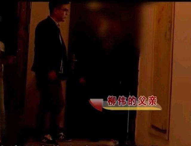 面对记者的询问,弟弟柳军讲出了实情,他告诉记者,别看现在柳伟快死了