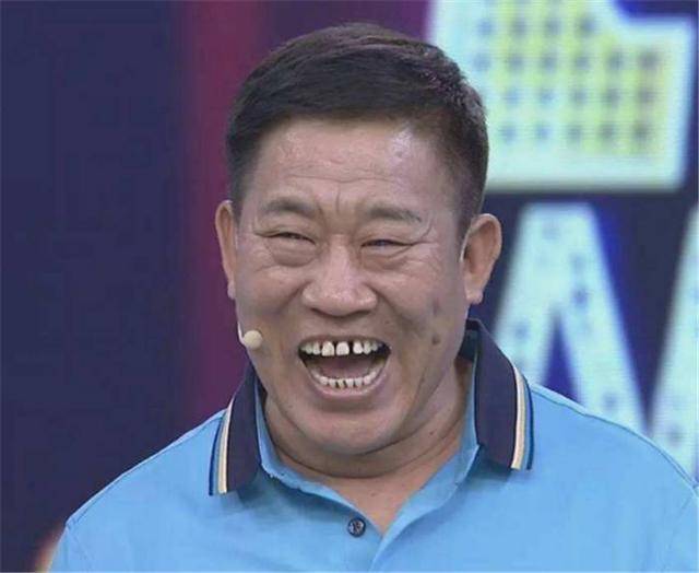 杜旭东也扮演了很多经典的坏人角色,比如《大宅门》中的无赖韩荣发