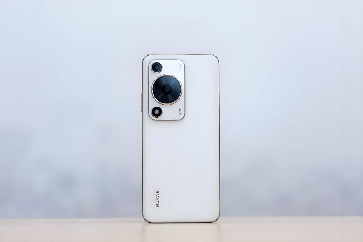 总结华为畅享70凭借其优质的大屏幕,稳定的处理器,智能的操作系统和高