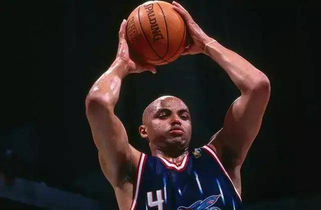 奥尼尔:巴克利无冠他谈不了夺冠话题 就像我从不评价别人的罚球