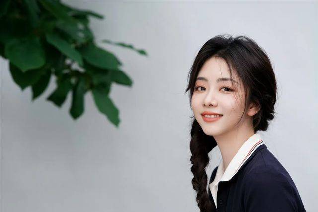 谭松韵:娱乐圈的"甜妹"还是"隐藏女王"?