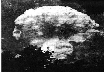 1945年广岛原子弹大爆炸时,b29飞机惊心动魄的45秒大逃亡
