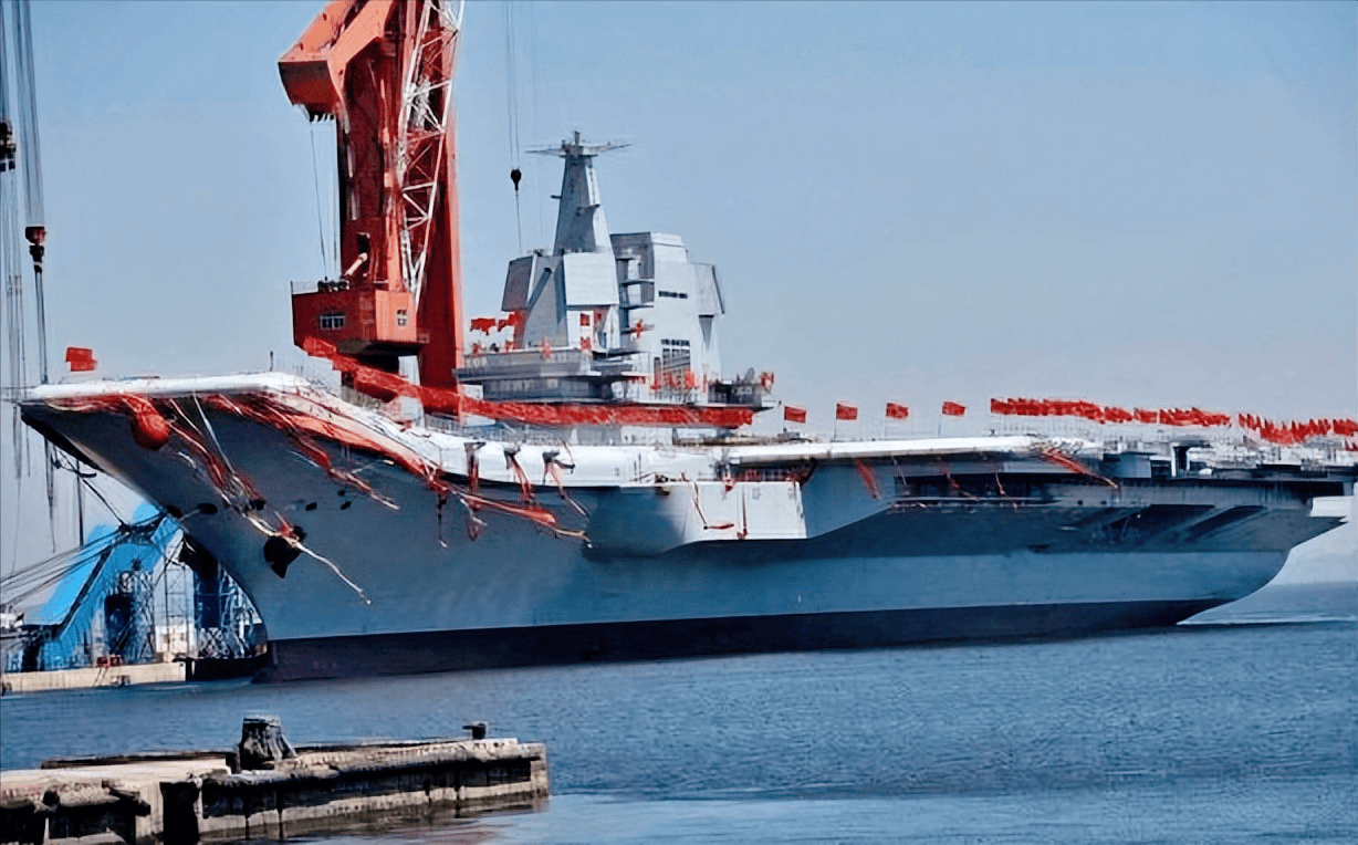 山东舰下水已5年却很少出海,外媒质疑:钢材不过关