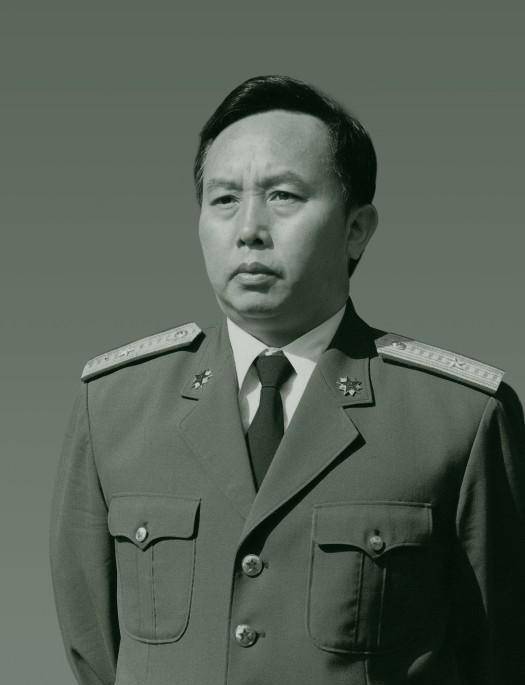 老山战场命令:何其宗和廖锡龙,双双提军长,何其宗最年轻