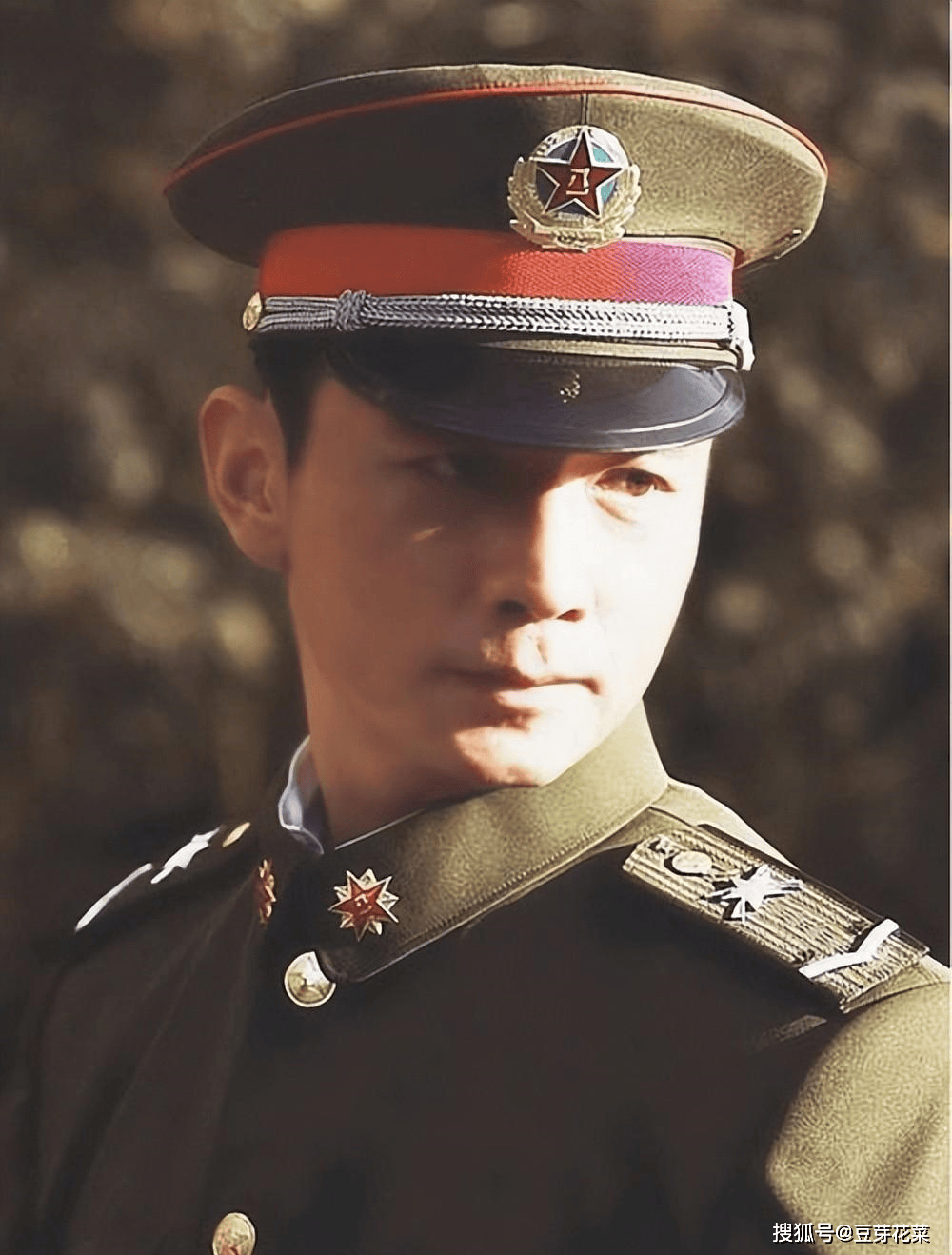 他曾因打架被北电开除,演技一级棒,竟几十年不温不火