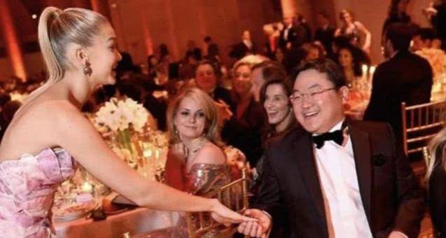 花百亿博美人欢心,玩弄马来西亚国库,这位华裔富豪是如何做到的