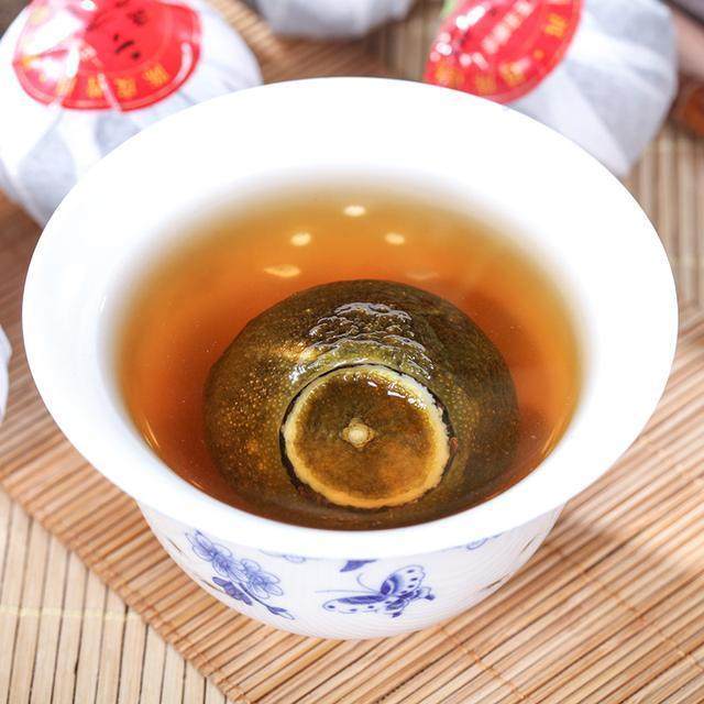 女人肚子鼓鼓,赘肉多?用白开水泡"它"喝,帮你轻松甩掉大肚腩