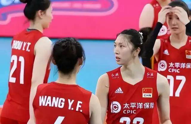 最强阵容出战!中国女排vs保加利亚首发:朱婷&李盈莹搭档主攻