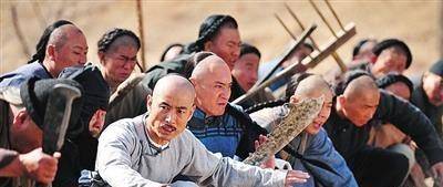 他被康熙誉为天下第一廉吏,被罢官后单枪匹马平定一场叛乱