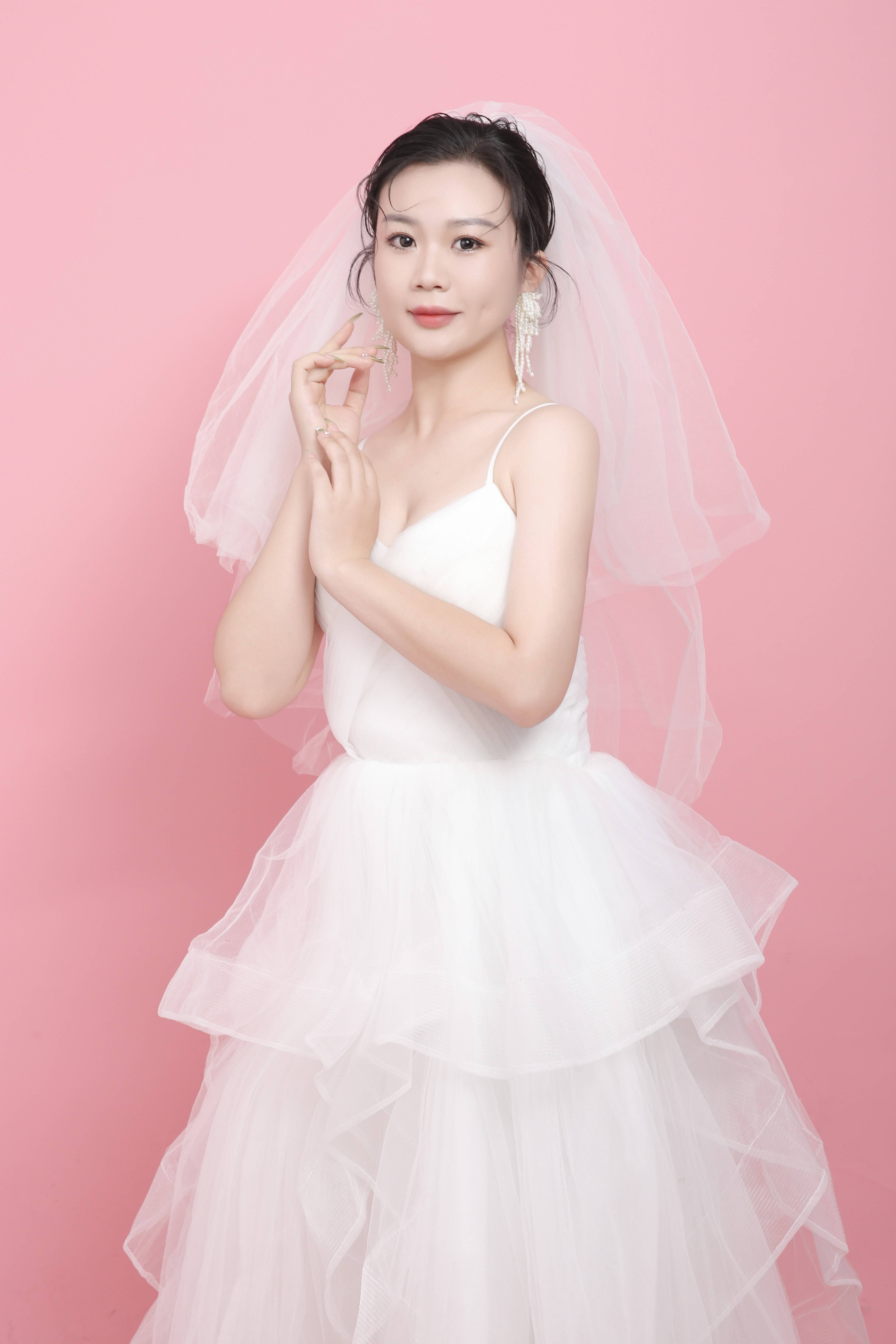 魅力四溢女模特黑晓璐的时尚魅力大赏