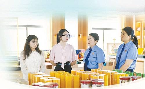 蕲春县检察院检察官向蕲艾企业送达知识产权保护和法律风险防范提示函