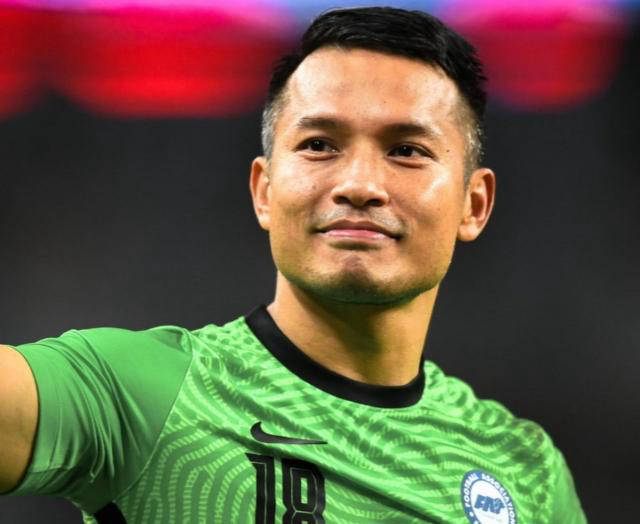 新加坡门将桑尼飙演技惊艳国足球迷