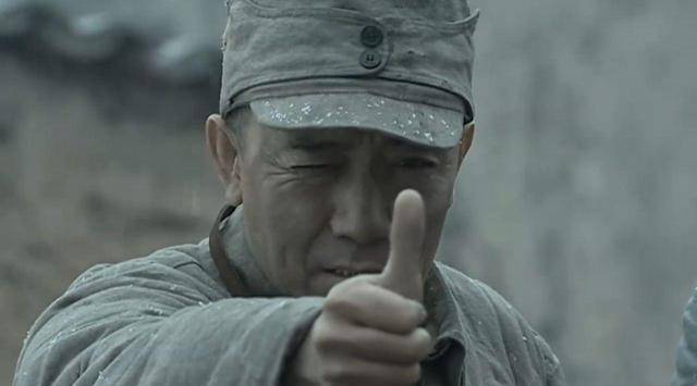 《亮剑》中,李云龙被降为营长,实际却还是团长,首长为何不管?
