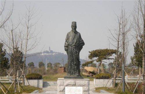 顾野王顾野王相比于冯野王要出生晚一些,是南朝梁陈年间的官员.