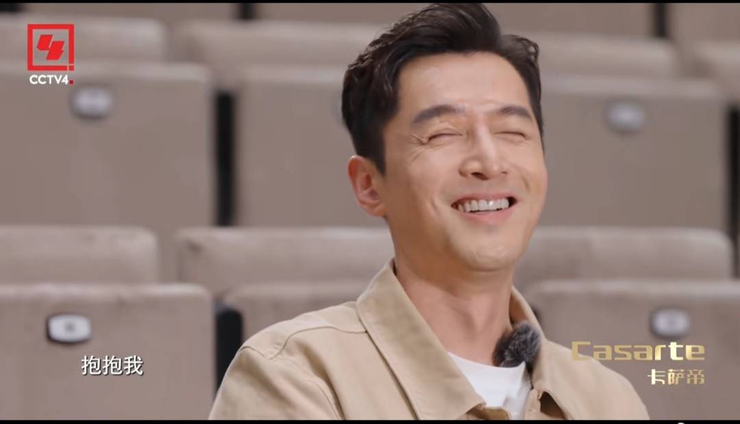 胡歌首次剪脐带因太紧张失误,遭到医生调侃"你到底行不行啊"!