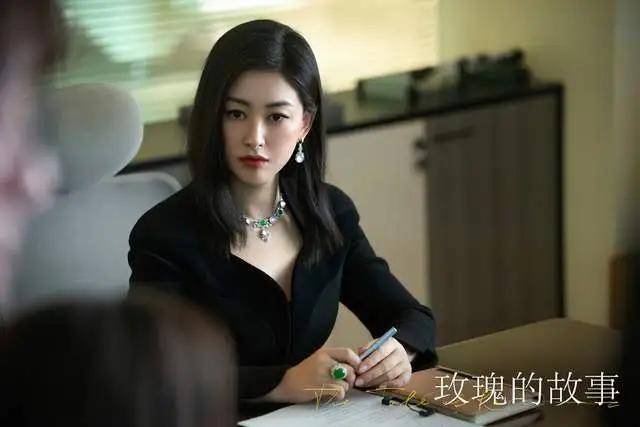 《玫瑰的故事》42岁的万茜和40岁的朱珠同框,才懂啥叫骨相和绝美仪态