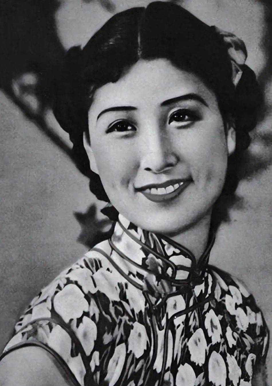 女特工委身成为汉奸情妇,被捕后敌人因她太美不忍杀害_郑苹如_上海滩