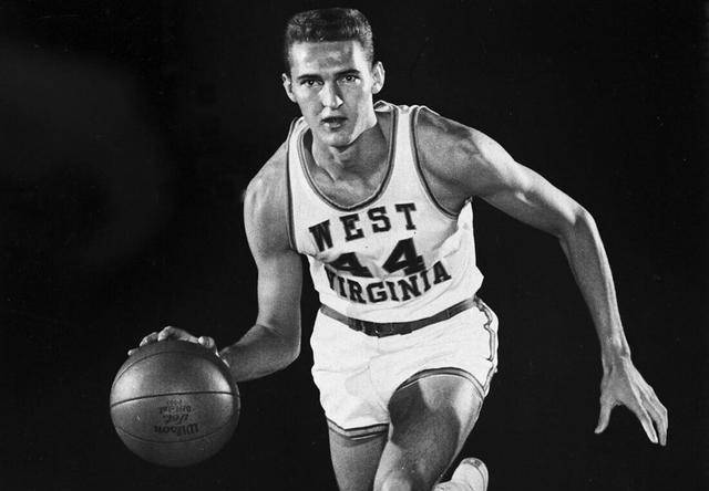 nba传奇杰里-韦斯特去世:留下不朽篇章和荣耀遗产