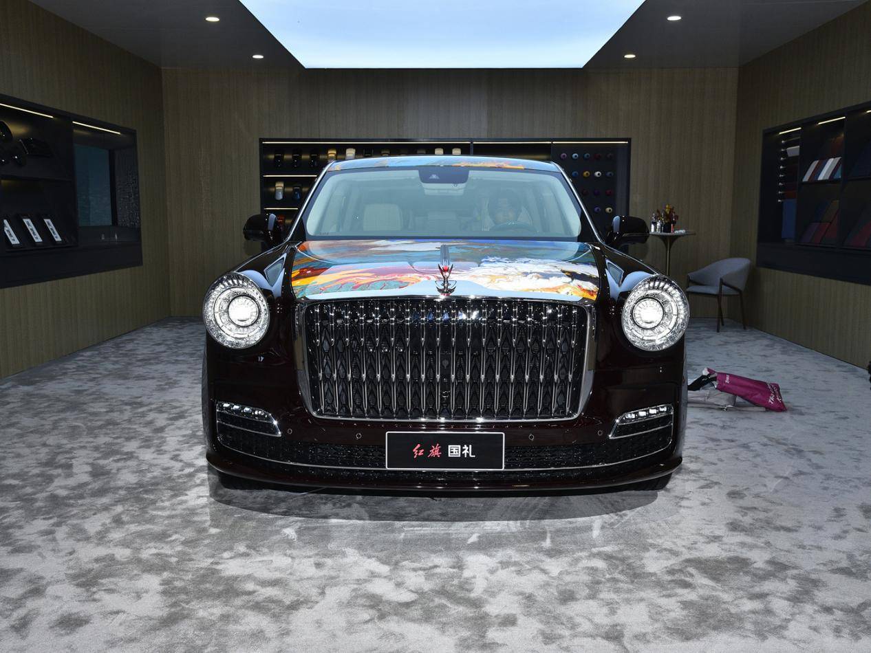 国产顶级豪车售718万,长近6m,比"大劳"有气势,搭4.0t v8动力
