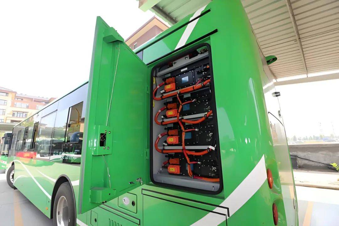 2024上海锂电展工信部推动新能源城市公交车辆动力电池更换