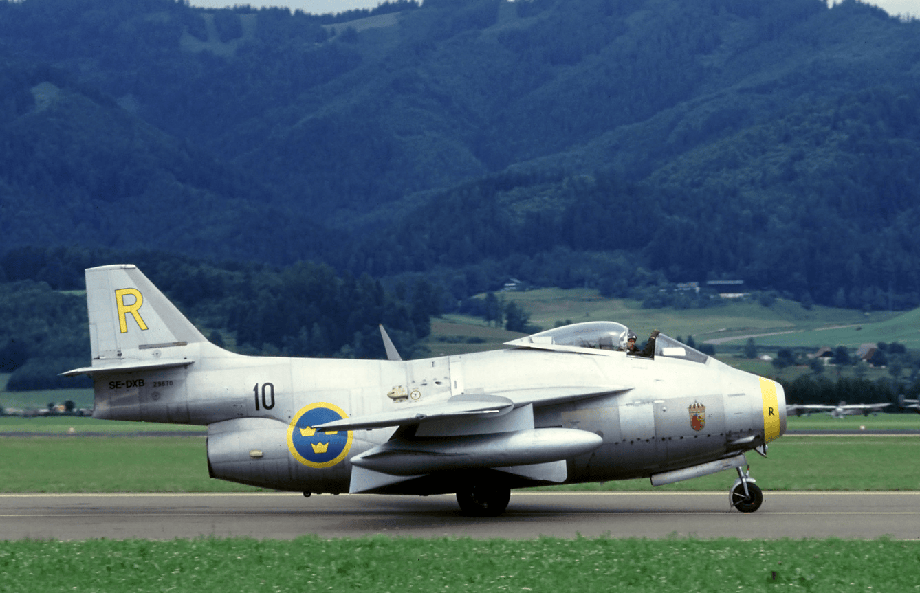 瑞典J29战机 拥有6种机型 曾参与实战