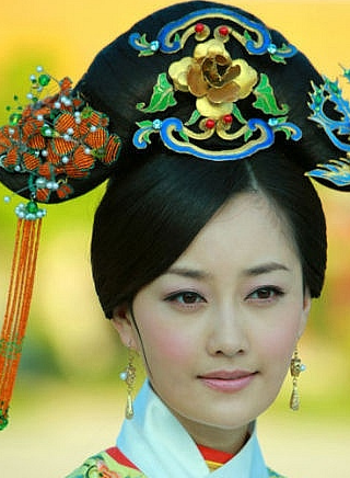里令妃温柔聪慧,《延禧攻略》中的魏璎珞性情直率但善心计,《如懿传》