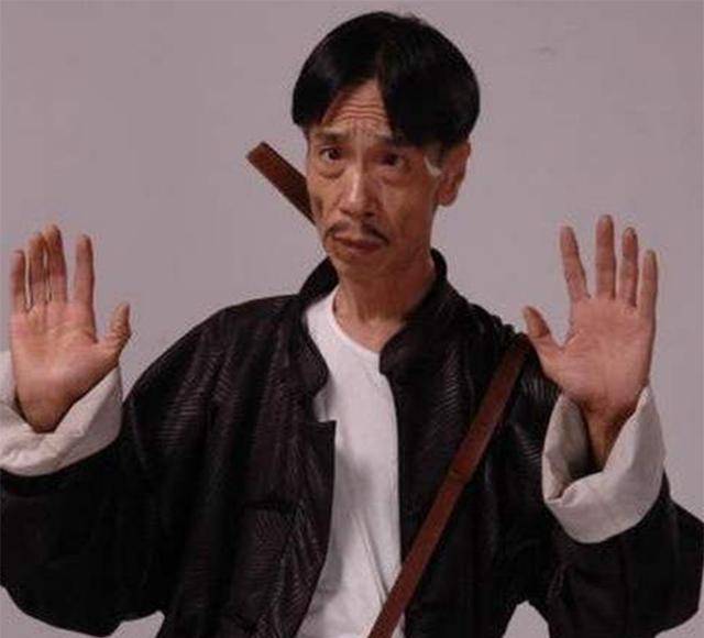 "贾队长"颜冠英:祖上满清贵族,至今仍像旗爷,油瓶子倒了都不扶