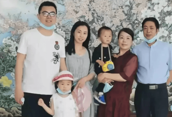 许敏亲儿子郭威让人失望,云昊做得比他要好,年纪大了才后悔莫及