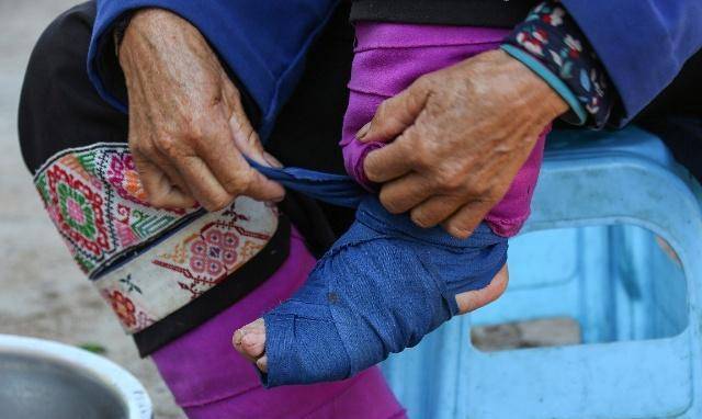 古人为什么会觉得女人脚小很美?揭秘"三寸金莲"的由来_古代_皇帝_李煜