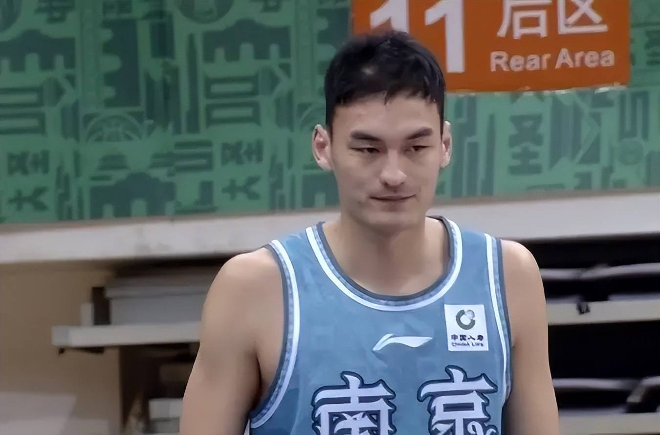 在同曦男篮内线人员并不充足的情况下,刘东有望在新赛季获得更多的