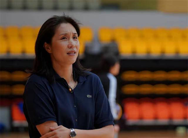 中国女排历任队长相聚香港!冲奥经历不同,成为蔡斌理想人选