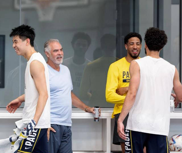 在如此竞争激烈的环境下,他必须展现足够的侵略性.