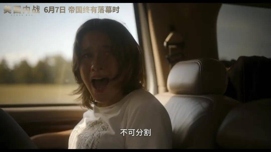 在世外桃源的平静小镇,发现楼顶埋伏着一群武装分子.