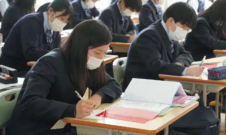 【程老师直播文字版】在日本高中上学什么情况会留级?