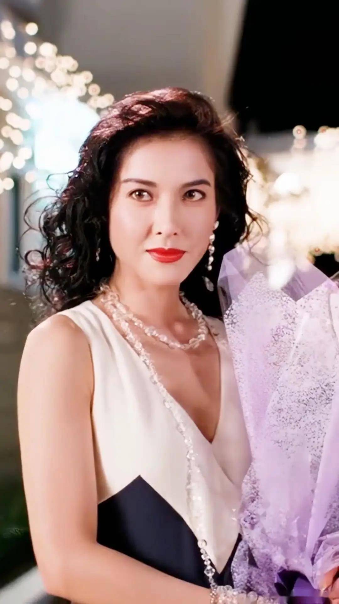 当年的李婉华,这身材谁能顶得住嘛!写真曝光,美貌惊艳全场!