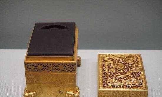 农民挖出一"龙纹石匣",里面装有6条金光灿灿的龙,后来不知所踪