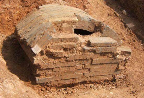 冯国璋死后几十年尸身不腐,1966年被挖出后,连同棺材被付之一炬